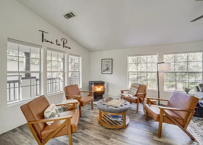 Holiday home Mtn Views + Playground: Family-friendly