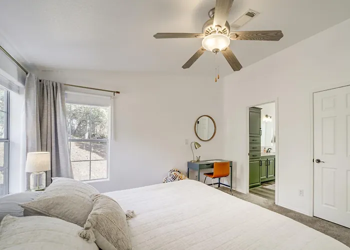 Holiday home Mtn Views + Playground: Family-friendly