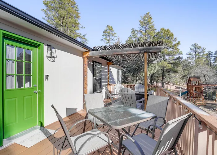 Holiday home Mtn Views + Playground: Family-friendly Pine